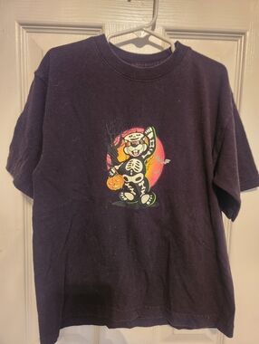 Buc-ee's Kids Halloween Shirt Size YS Cant Talk Right Now I'm Doing Spooky Stuff